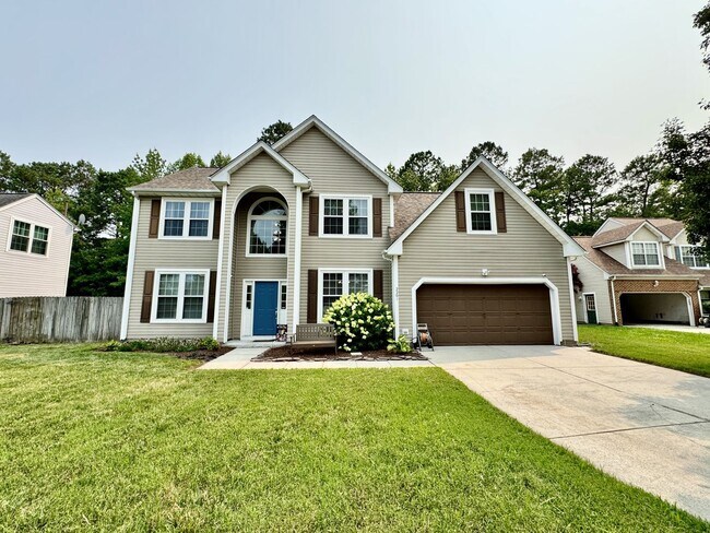 Foto del edificio - First-Time Rental! Available 08-15-26 - Fenced Yard, Pet Friendly, Attached 2-Car Garage!