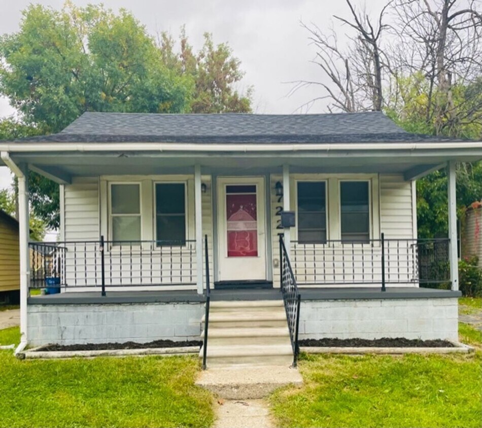 Primary Photo - Beautiful two bedroom Warren house for rent.