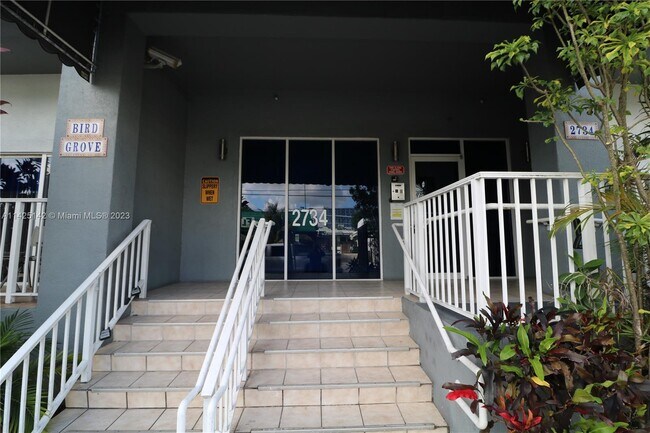 Foto del edificio - 2734 Bird Ave