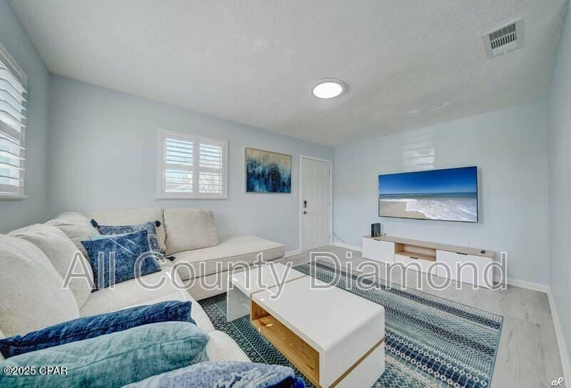 Foto principal - 7308 Sunset Ave