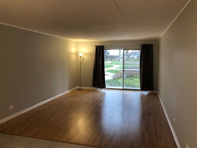 Foto del edificio - 5S070 Pebblewood Ln