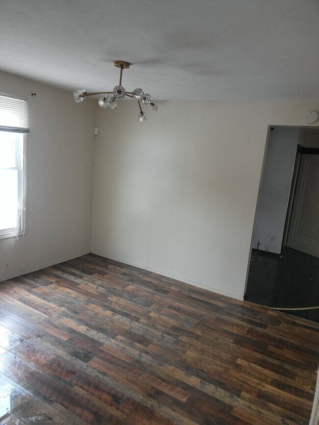 Foto del edificio - 1657 Pointview Ave