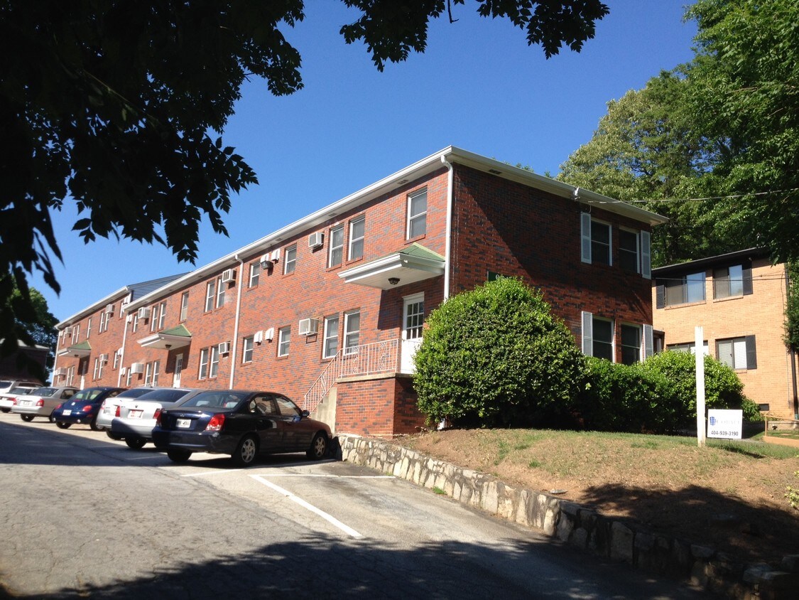 Primary Photo - 1551 Briarcliff Rd NE