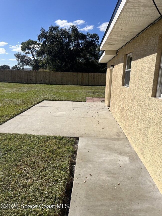 Foto del edificio - 3383 Alice St