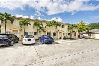 Building Photo - 925 SW 8th St