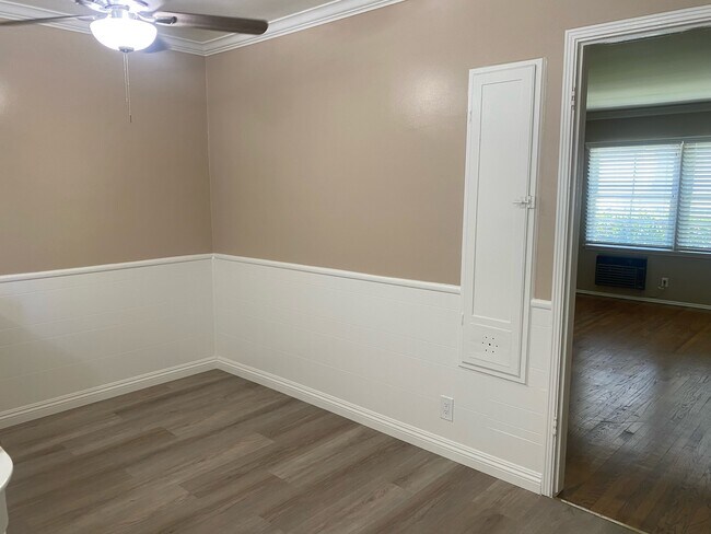 Kitchen Nook - 4136 Warner Blvd
