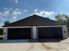Building Photo - 1509 E Huntsville Ave