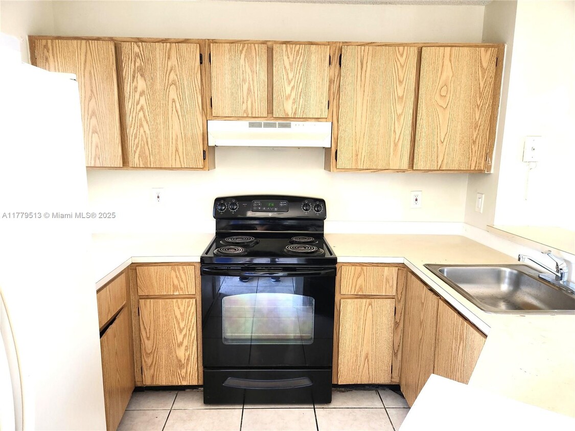 Foto principal - 8730 N Sherman Cir