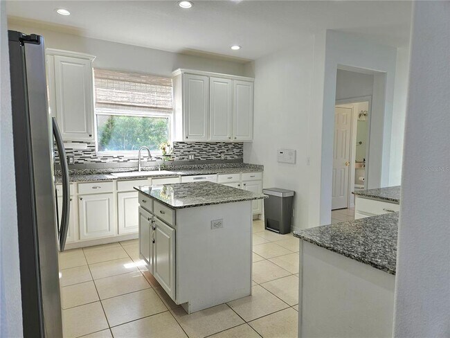 Building Photo - 2307 Messenger Cir