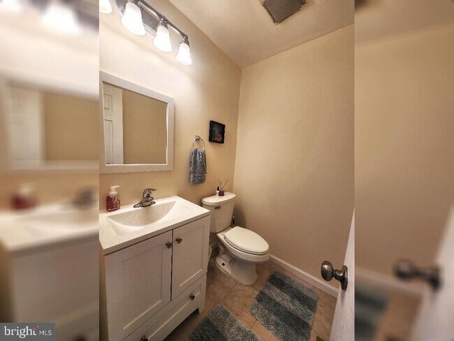 Building Photo - 12607 English Orchard Ct