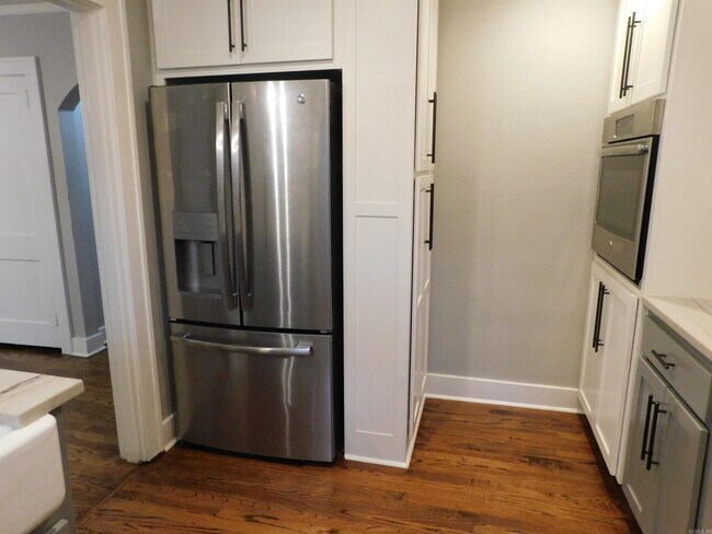 Foto del edificio - 412 W 19th St