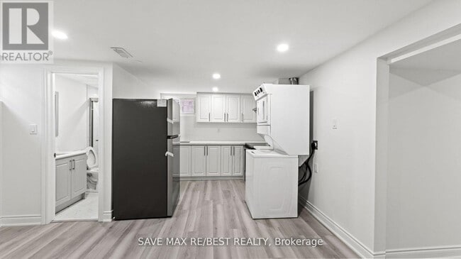 Building Photo - 505 Ortono Ave