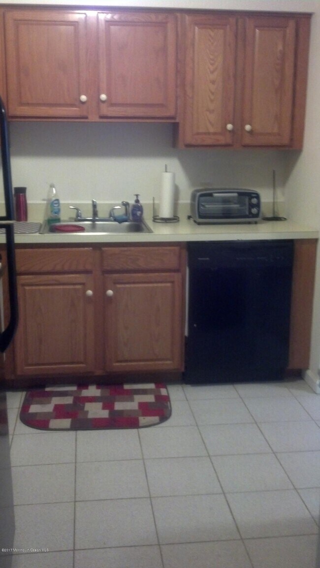 70 Broadway Unit 3, Keyport, NJ 07735 Condo for Rent in Keyport, NJ