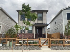 Building Photo - 324 N Addison Way