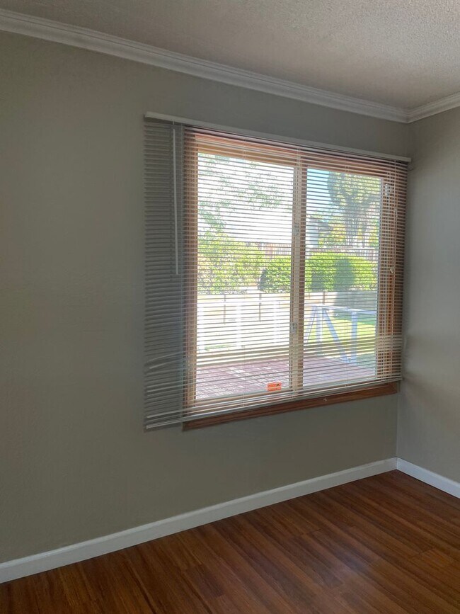 Foto del edificio - Beautiful 4 bedroom 2 bath Home with Ranch...