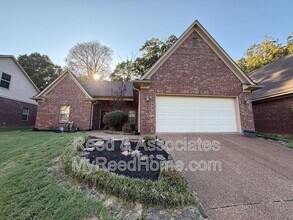Building Photo - 1715 Bellevue Grove Cove