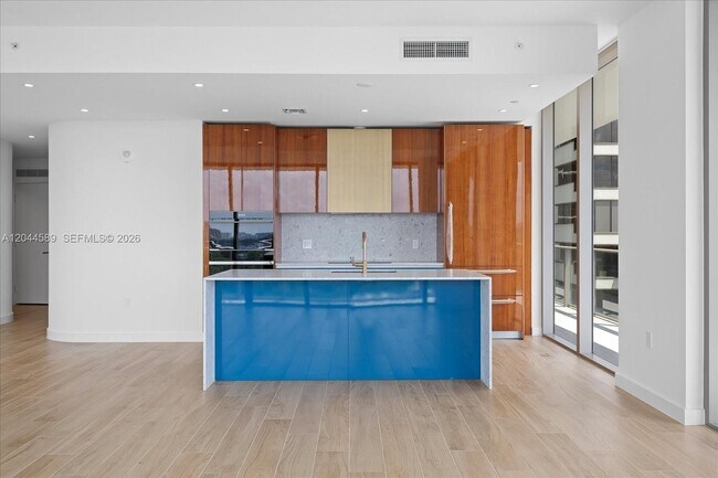 Building Photo - 2678 Tigertail Ave