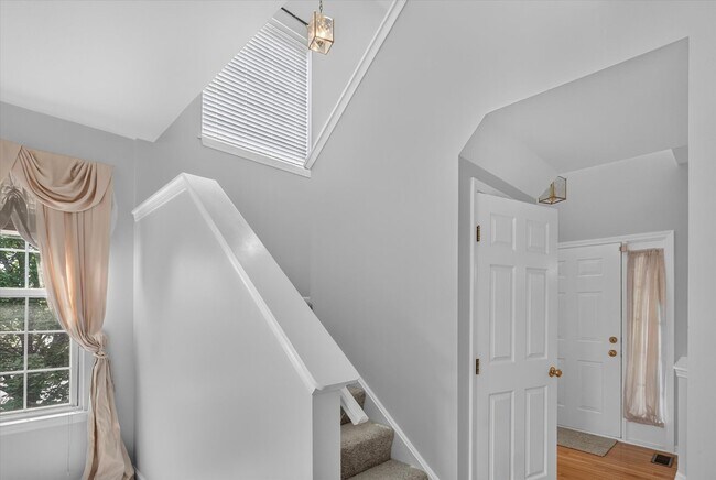 Foto del edificio - 533 Cherry Hill Ct