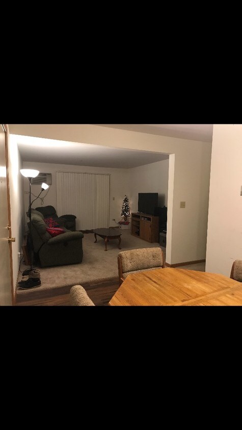 Primary Photo - 500 Leah Ln