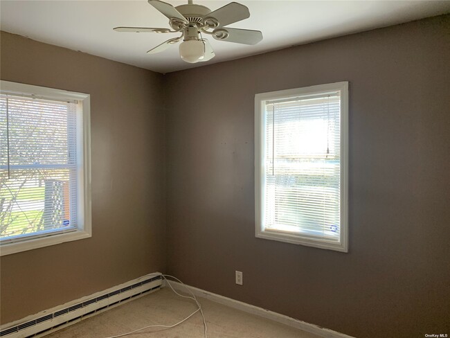Building Photo - 43 Fairview Dr