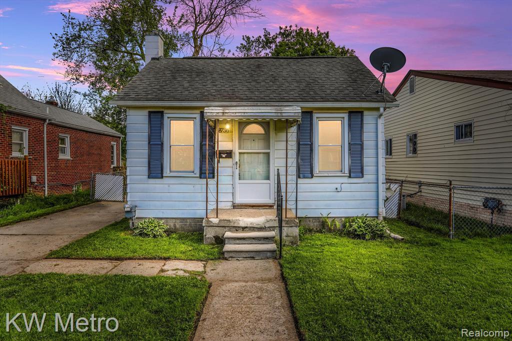 Primary Photo - 8736 Studebaker Ave