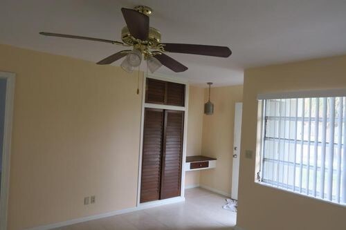 Building Photo - 620 W Kalmia Dr
