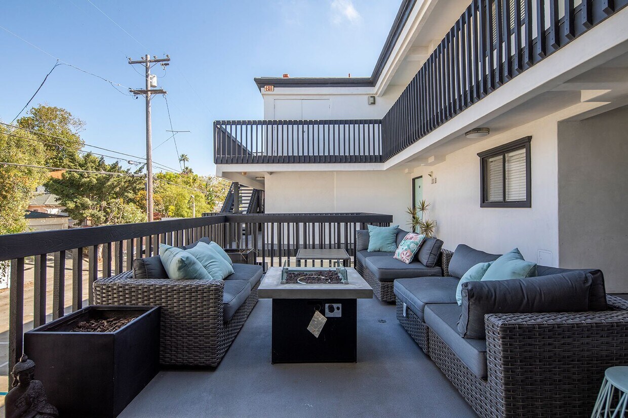 Building Photo - 2BR/2BA in Bird Rock/La Jolla with Washer/Dryer in Unit!