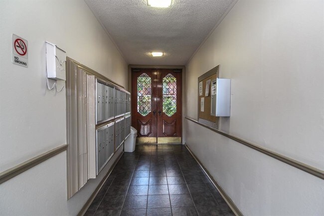 Foto del edificio - 2824 Briarhurst Dr