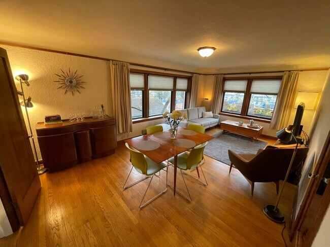 Foto del edificio - 4235 Brooklyn Ave NE