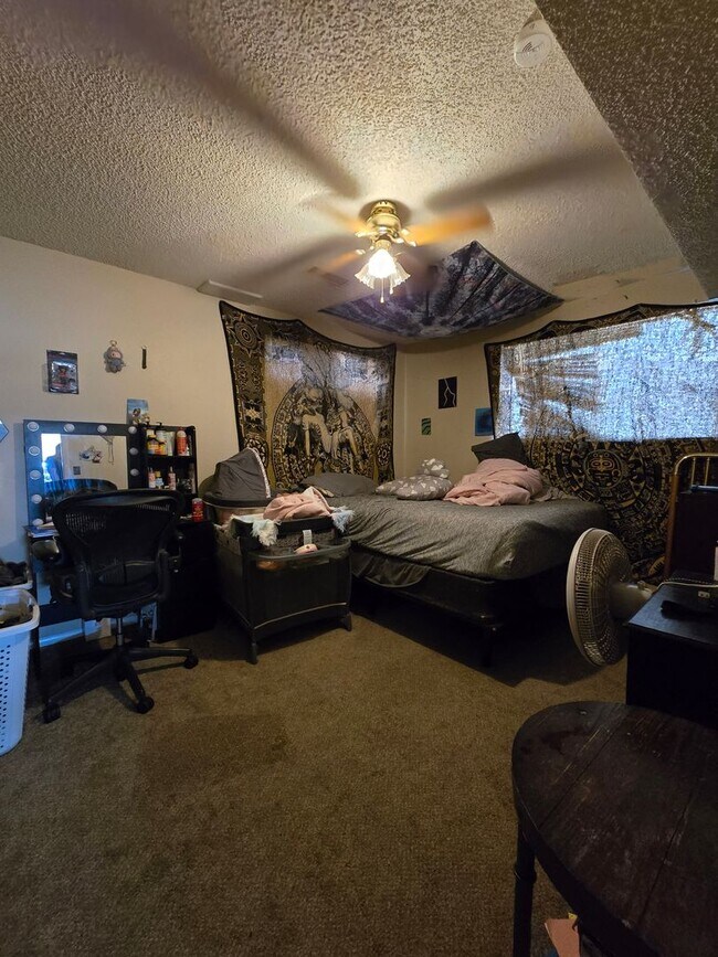 Building Photo - Windsor Duplex in Country setting