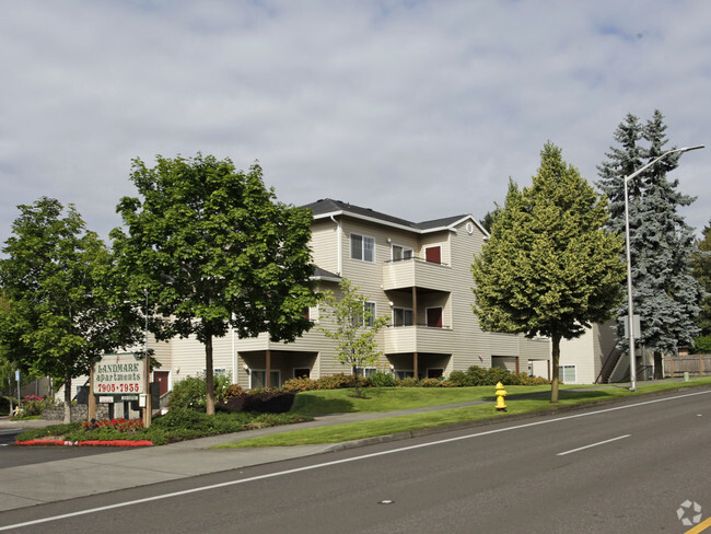 Building Photo - Landmark Apartments