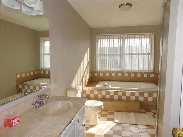 Building Photo - 168 Ridings Cir