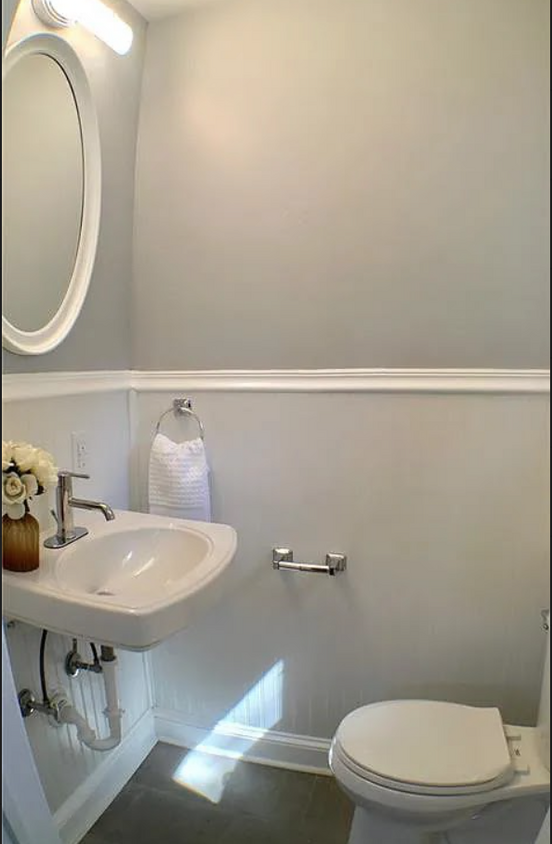 Half Bath in Bedroom - 3228 Douglasdale Rd