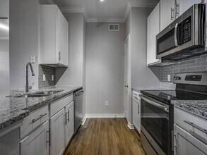 Interior Photo - Riachi at One21