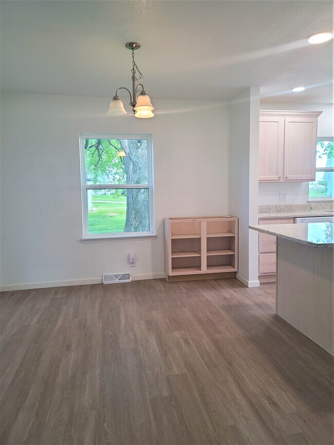 Foto del edificio - 613 Grundy Rd