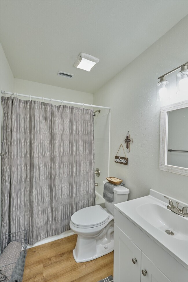 Foto del edificio - 31 Harbour Row Dr