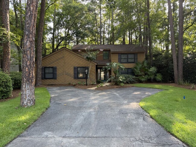 Foto del edificio - Classic Three Bedroom Home in Hilton Head ...