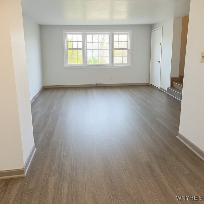 Foto del edificio - 2650 Eggert Rd