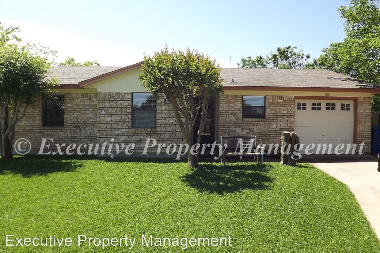 Primary Photo - 3 br, 1.5 bath House - 812 Kelly Circle