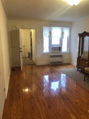 Building Photo - 54 Lancaster Avenue