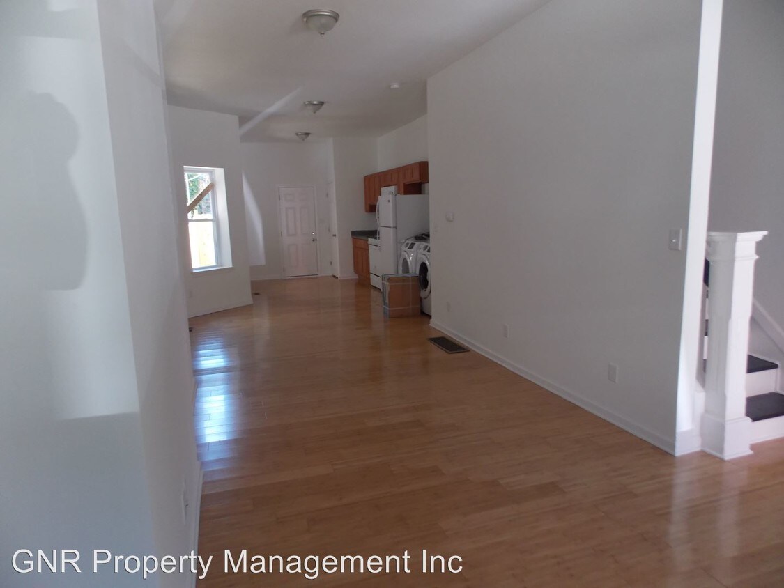 Primary Photo - 4922 Olive St