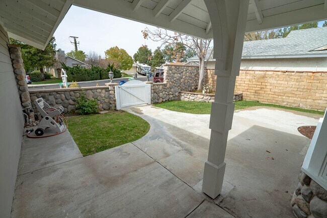 Building Photo - Charming Single-Story 2-Bedroom Home in Saugus!