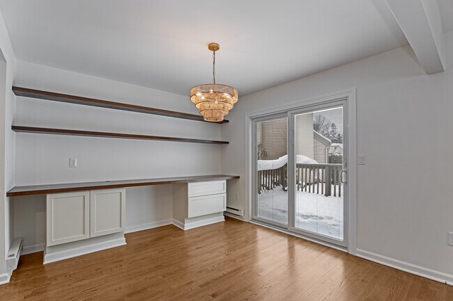 Foto del edificio - 8 Somerset Hills Village