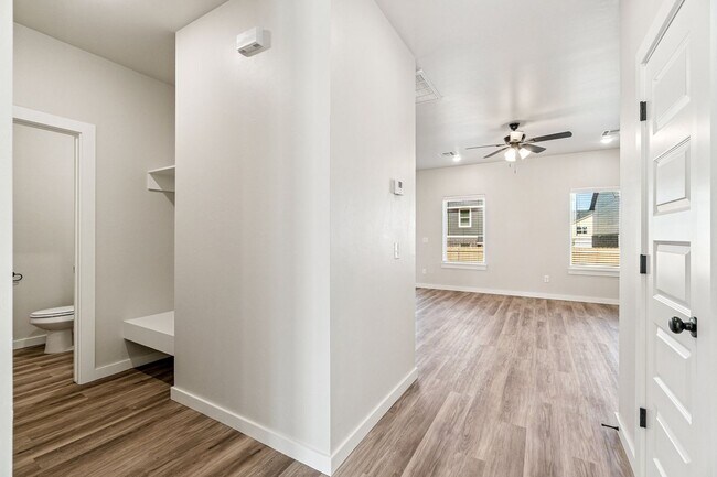 Foto del edificio - 19602 Molly Dr