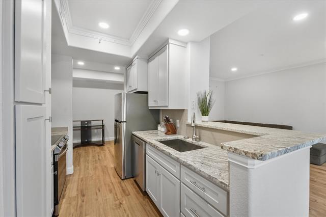 Primary Photo - 330 Las Colinas Blvd E