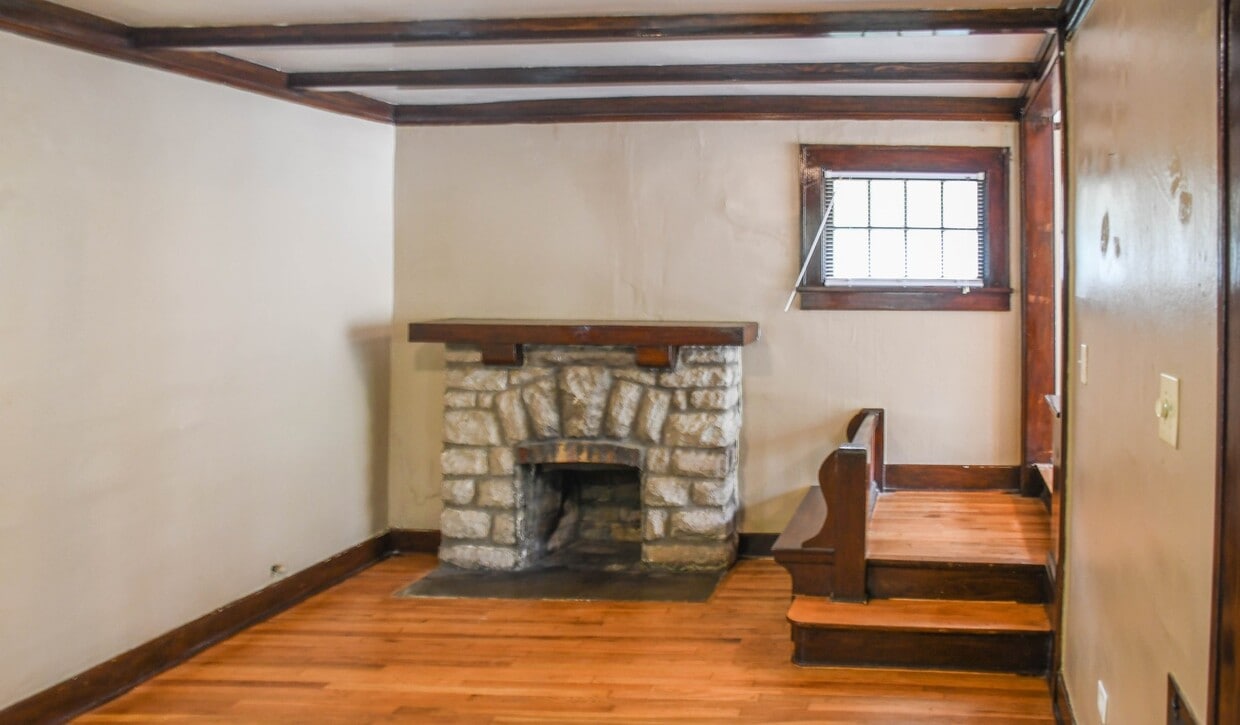 Available Now!! 3 Bed 1 Bath Home near UMK... House Rental in Kansas City, MO