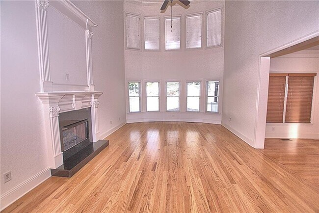 Building Photo - 56 Creekside Park Dr