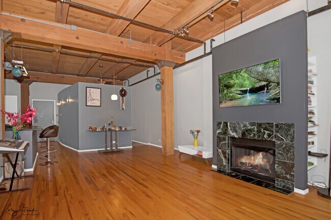 Foto del edificio - 728 W Jackson Blvd