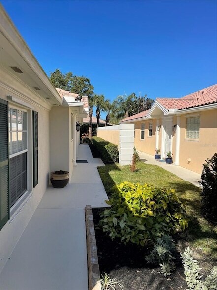 Foto del edificio - 7630 Pesaro Dr