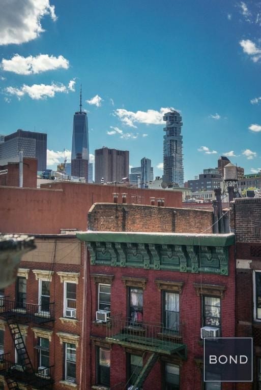 Building Photo - 164 Mott St